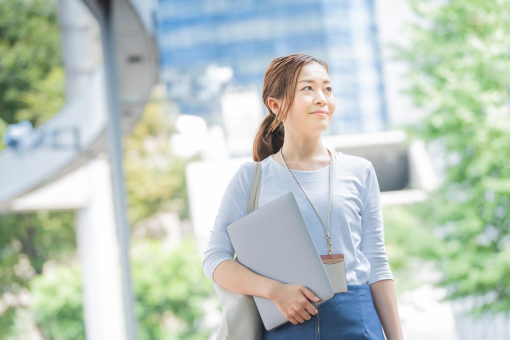 働く女性